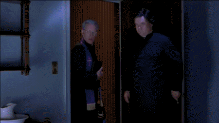 02 Video GIF Scary Movie V International Multimedia 