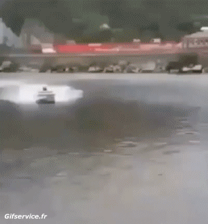 Accident Crash - Running aground Boats Transport Humor -  Fun 