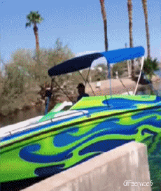 Humor -  Fun Transport Boats Accident Crash - Running aground 