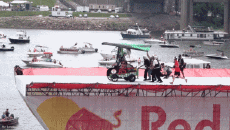 Humour - Fun PERSONNAGES Red Bull Challenge Flugtag Cincinati 