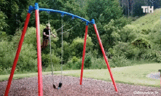 Humor -  Fun PEOPLE Swings Gamelles Fail 