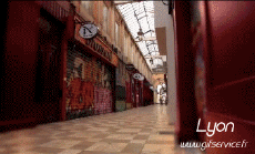 Humor -  Fun Places -TimeLapse France - Lyon 