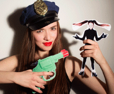 Humor - Fun GIF Artista Elle Muliarchyk 