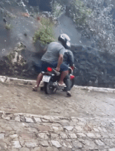 Humour - Fun Transports Motos Route Gamelles Fail 02 
