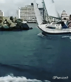 Humor -  Fun Transport Boats Accident Crash - Running aground 