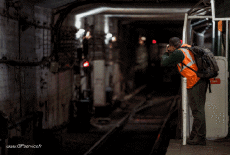 Humor -  Fun Transport Züge - U-Bahn In acht nehmen 