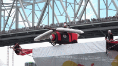 Humor -  Fun MENSCHEN Red Bull Challenge Flugtag Cincinati 