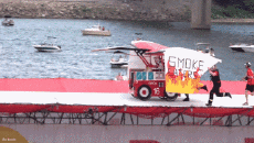 Humour - Fun PERSONNAGES Red Bull Challenge Flugtag Cincinati 