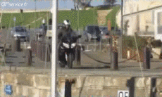 Umorismo -  Fun Trasporti Moto Route Gamelles Fail 02 