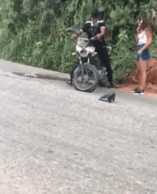 Humor - Fun Transporte Motocicletas Route Gamelles Fail 02 