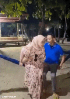 Humor -  Fun PEOPLE Hammock Fail 