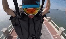 Humour - Fun Sports Parachutisme Wingsuit  Ville 