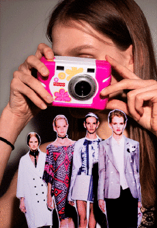 Humor - Fun GIF Artista Elle Muliarchyk 