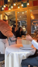 Humor -  Fun MENSCHEN Essen Das „große“ Restaurant 