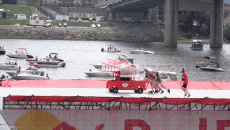 Humor - Fun GENTE Red Bull Challenge Flugtag Cincinati 