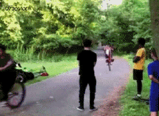 Umorismo -  Fun Sportivo Ciclismo - Bicicletta Gamelle - Fail 02 