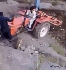 Humor - Fun Transporte Tractor Accident Fail 