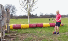 Humor -  Fun PEOPLE Ax Throwing Serie 01 