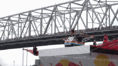 Humour - Fun PERSONNAGES Red Bull Challenge Flugtag Cincinati 