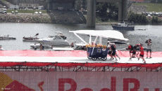 Humor -  Fun PEOPLE Red Bull Challenge Flugtag Cincinati 