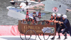 Humor -  Fun MENSCHEN Red Bull Challenge Flugtag Cincinati 