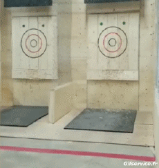 Humor -  Fun PEOPLE Ax Throwing Serie 01 