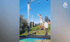 Humor -  Fun PEOPLE Acrobatics Various Fail 02 