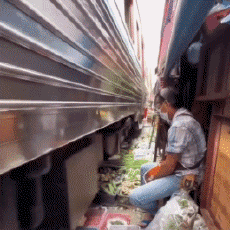 Humor -  Fun Transport Trains - Metro Beware 