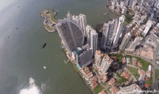 Humor -  Fun Sport Fallschirmspringen Wingsuit Stadt 