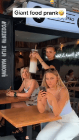 Humor -  Fun MENSCHEN Essen Das „große“ Restaurant 