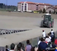 Humor - Fun Transporte Tractor Accident Fail 
